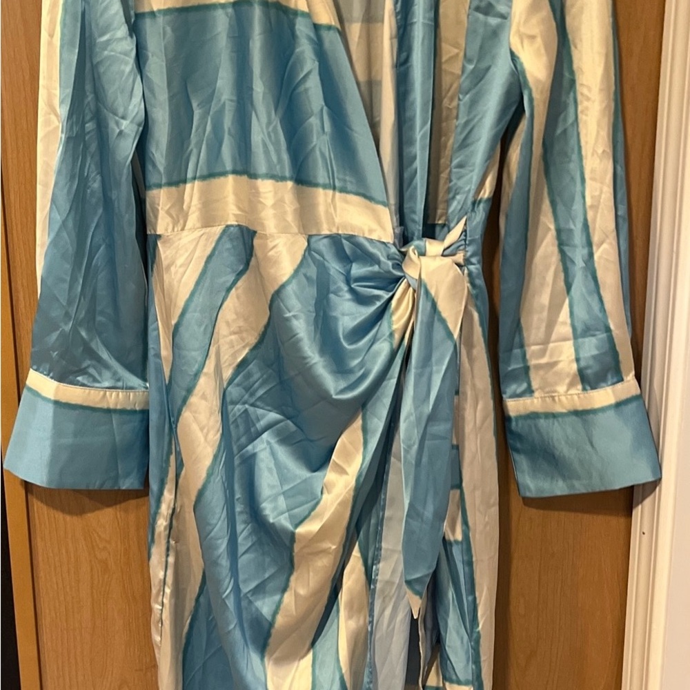 New With Tags! Entro Wrap Dress Blue White Collared long sleeve